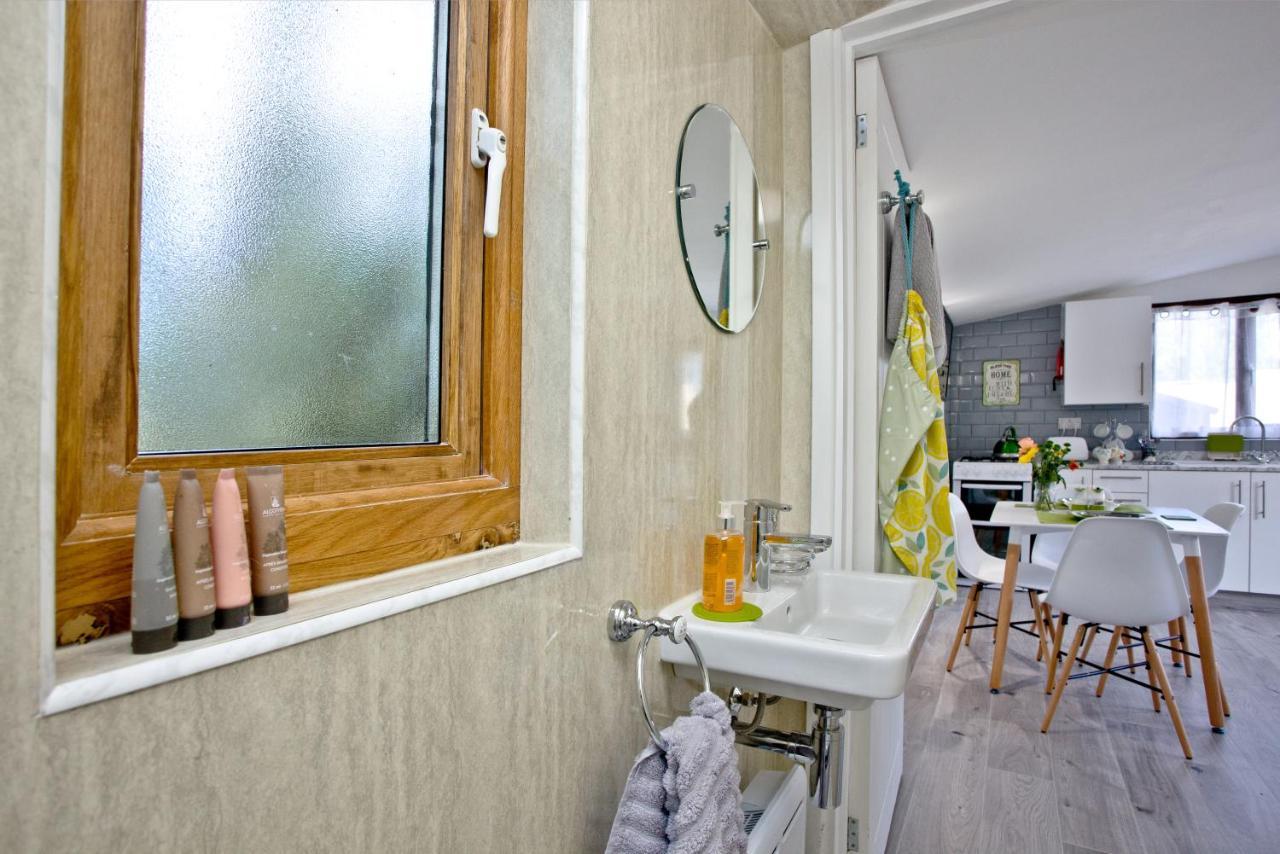 The Cabin At Hillhead Farm St Columb Major ภายนอก รูปภาพ